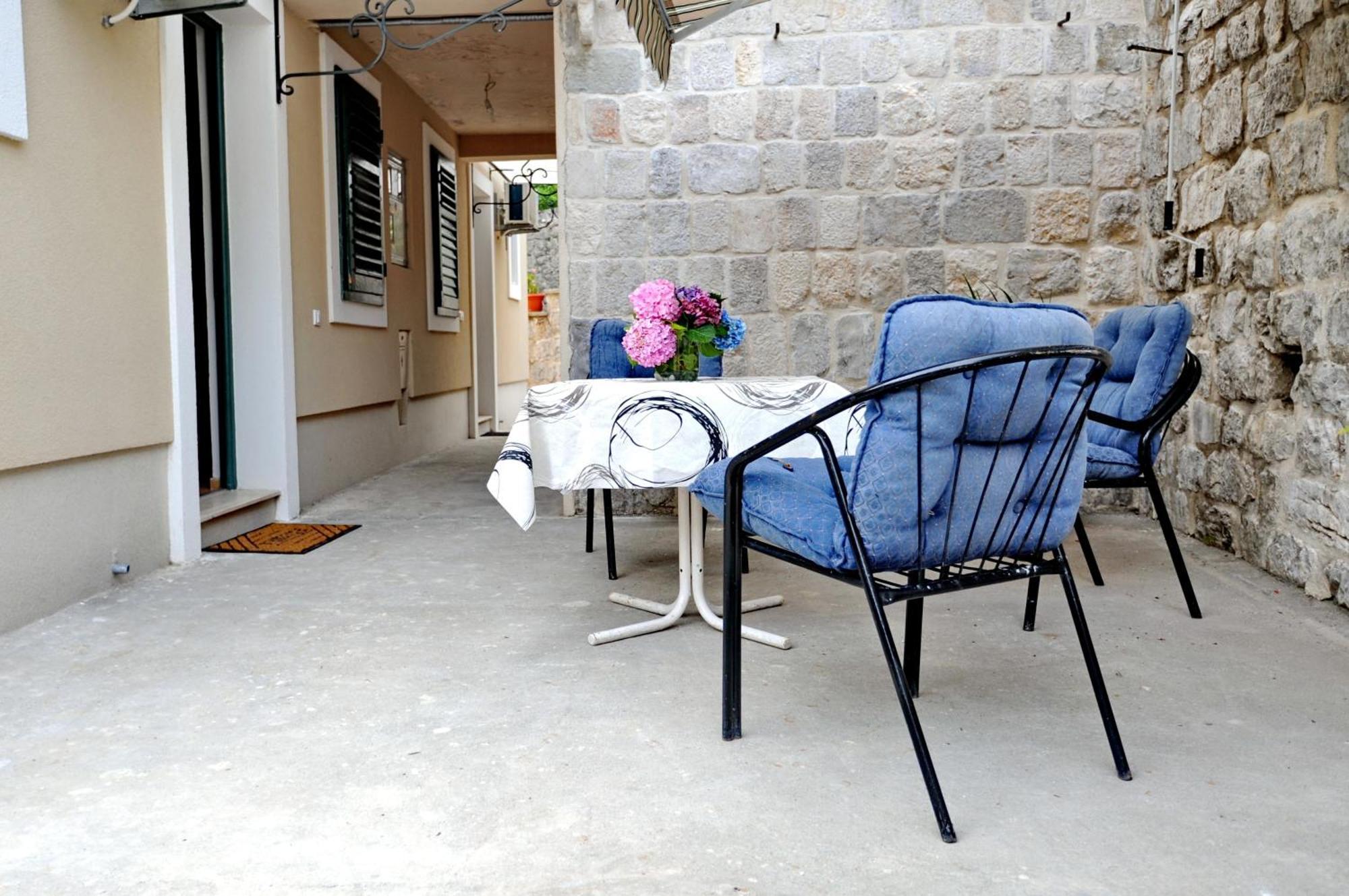 Apartments Kriva Ulica Kotor Habitación foto
